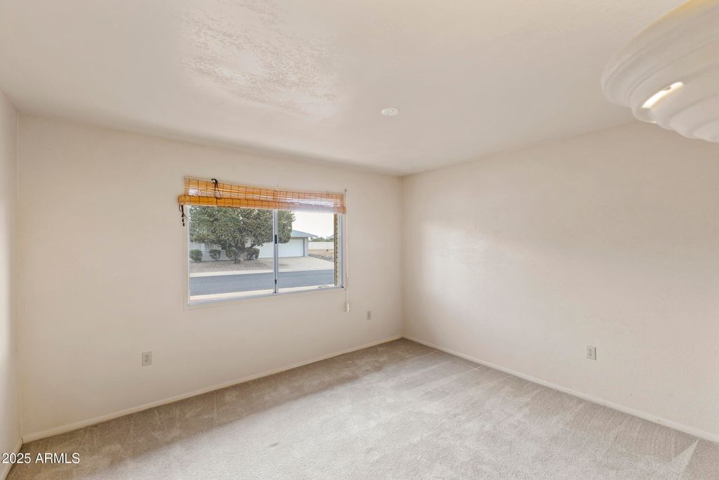 Image 21 of property listing at 12418 N VISTA GRANDE Court, Sun City, AZ 85351