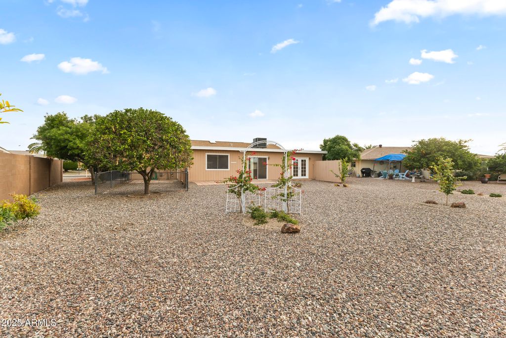 Image 27 of property listing at 12418 N VISTA GRANDE Court, Sun City, AZ 85351