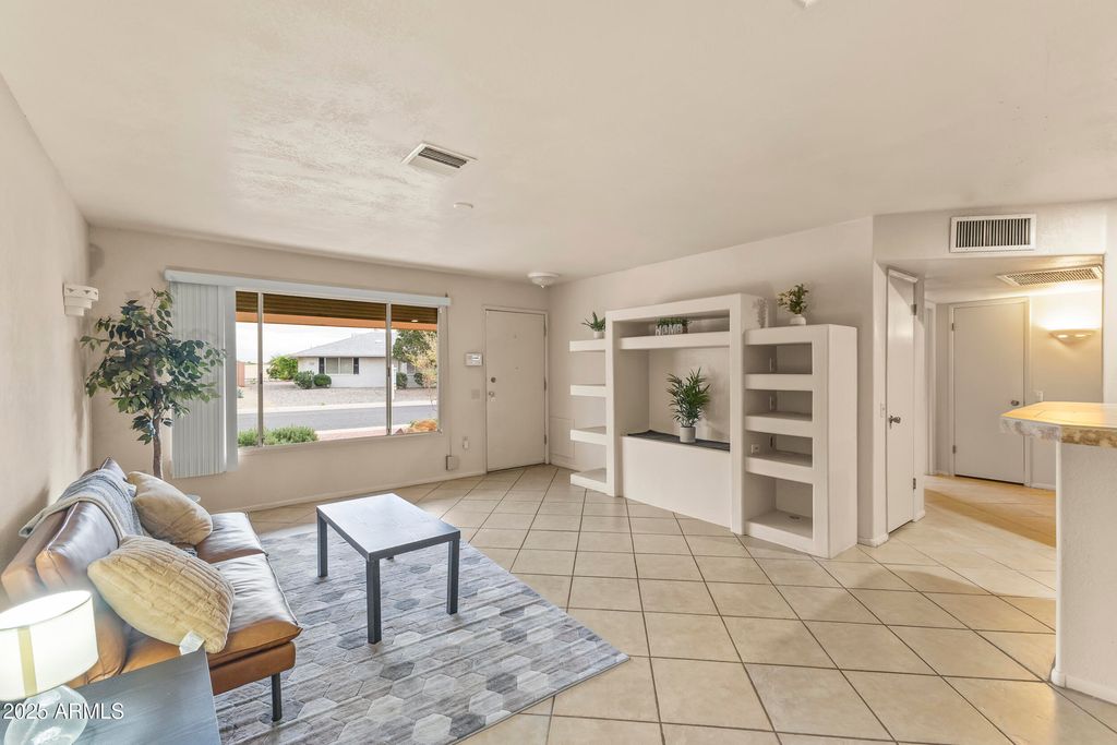 Image 6 of property listing at 12418 N VISTA GRANDE Court, Sun City, AZ 85351