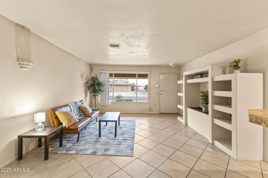 Image 7 of property listing at 12418 N VISTA GRANDE Court, Sun City, AZ 85351