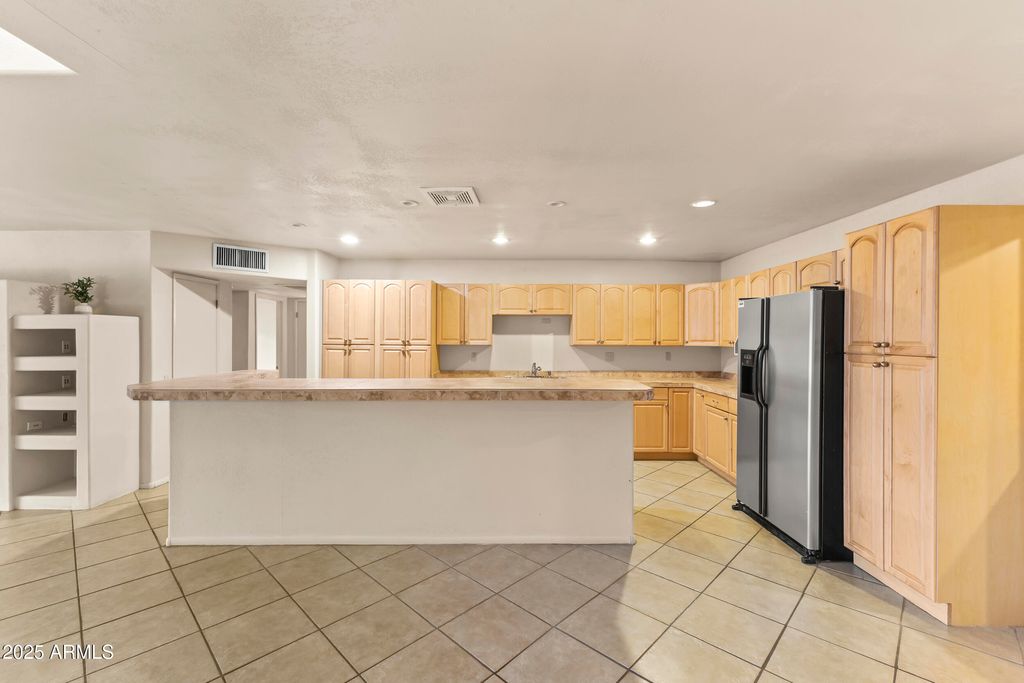 Image 9 of property listing at 12418 N VISTA GRANDE Court, Sun City, AZ 85351