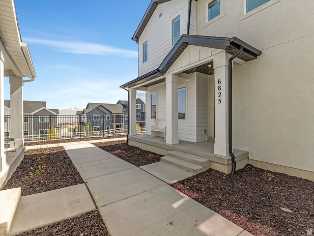 6825 S CLEVER PEAK LN, West Jordan, UT 84081