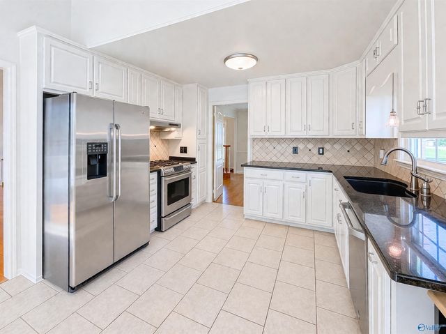 3205 Trenton Place, Decatur, AL 35603