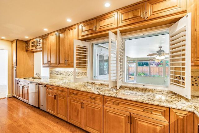 2650 NE 52nd Street, Lighthouse Point, FL 33064