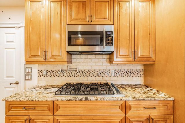 2650 NE 52nd Street, Lighthouse Point, FL 33064