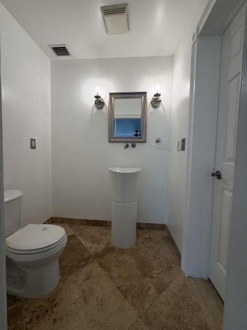 2650 NE 52nd Street, Lighthouse Point, FL 33064