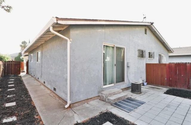 1241-1249 Beacon Street, Pittsburg, CA 94565