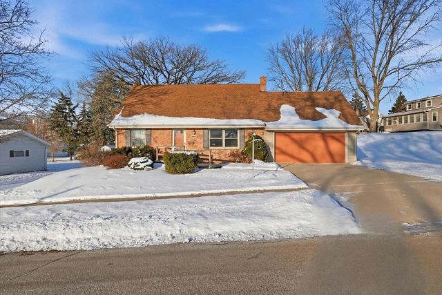 465 Dardis DRIVE, Burlington, WI 53105