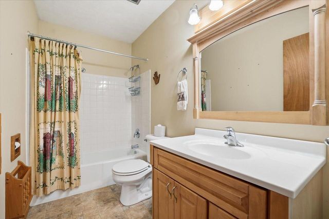 465 Dardis DRIVE, Burlington, WI 53105