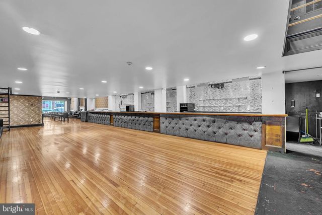 518 N CHARLES ST, Baltimore, MD 21201