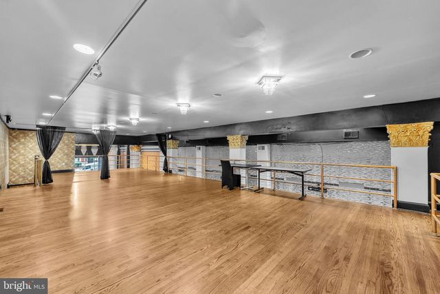 518 N CHARLES ST, Baltimore, MD 21201