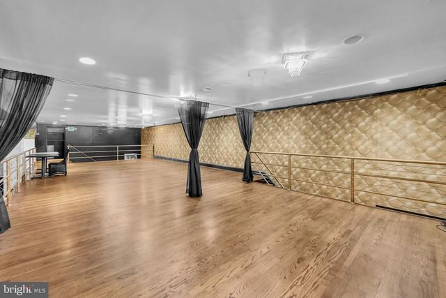 518 N CHARLES ST, Baltimore, MD 21201