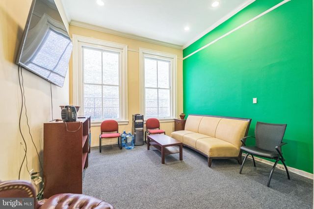 518 N CHARLES ST, Baltimore, MD 21201