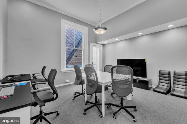 518 N CHARLES ST, Baltimore, MD 21201