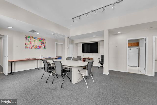 518 N CHARLES ST, Baltimore, MD 21201