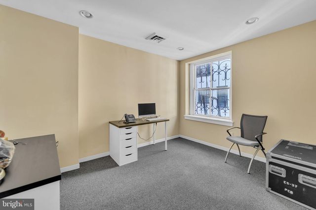 518 N CHARLES ST, Baltimore, MD 21201