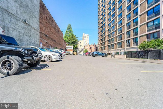 518 N CHARLES ST, Baltimore, MD 21201