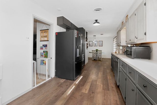 16064 N Sunflower Ave, Gardendale, TX 79758