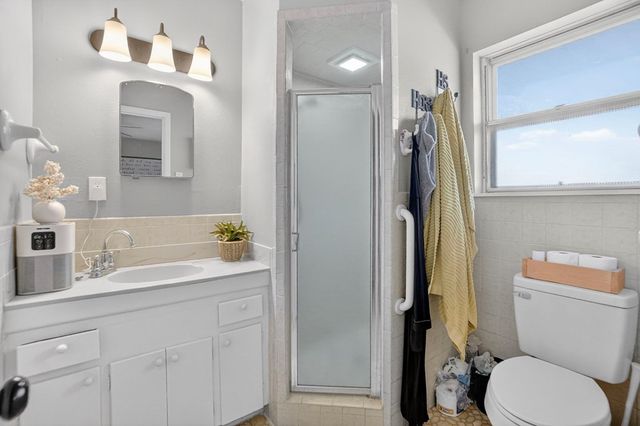 16064 N Sunflower Ave, Gardendale, TX 79758