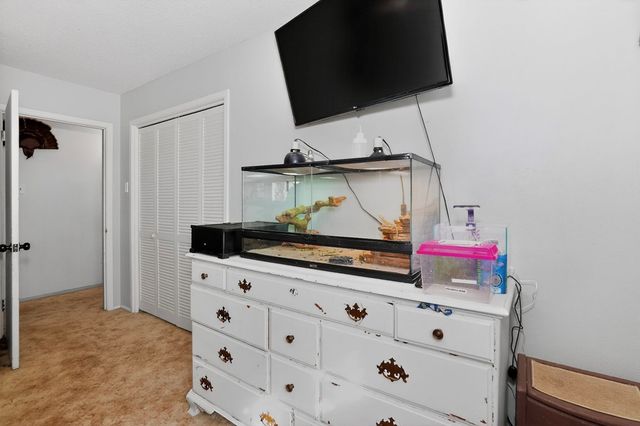 16064 N Sunflower Ave, Gardendale, TX 79758