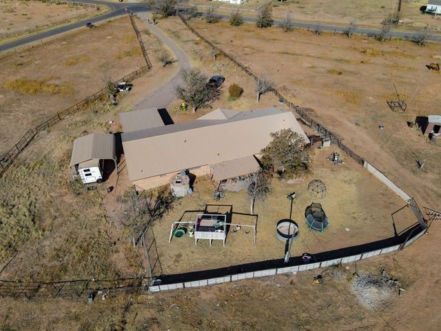 16064 N Sunflower Ave, Gardendale, TX 79758