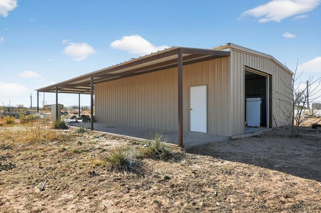 16064 N Sunflower Ave, Gardendale, TX 79758