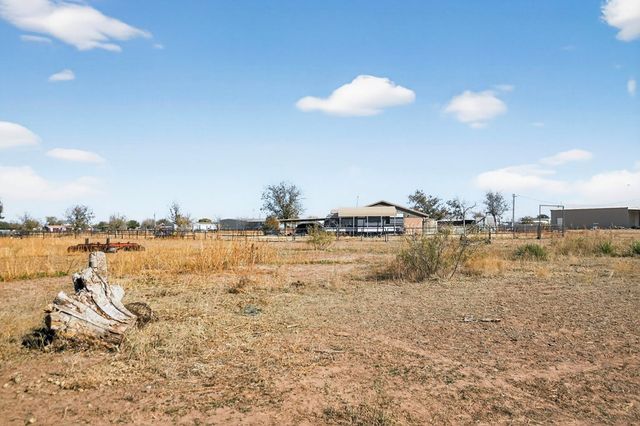 16064 N Sunflower Ave, Gardendale, TX 79758