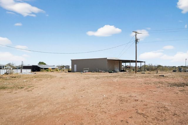 16064 N Sunflower Ave, Gardendale, TX 79758