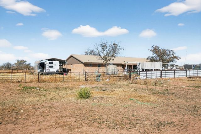 16064 N Sunflower Ave, Gardendale, TX 79758