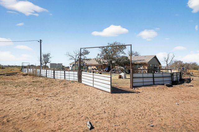 16064 N Sunflower Ave, Gardendale, TX 79758