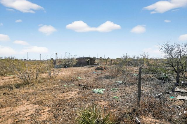 16064 N Sunflower Ave, Gardendale, TX 79758