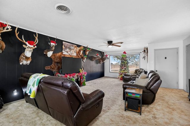 16064 N Sunflower Ave, Gardendale, TX 79758