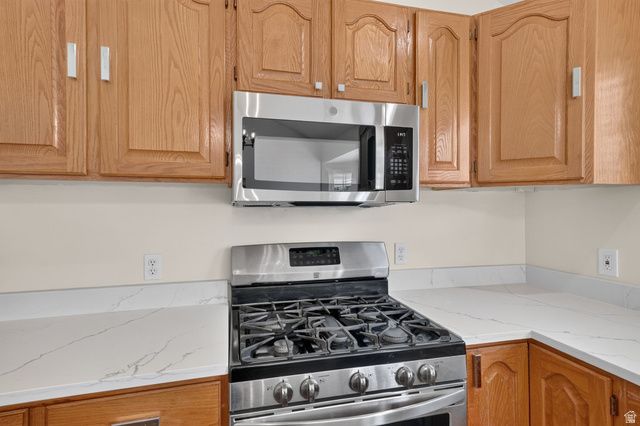 9871 S 4000 W, South Jordan, UT 84095