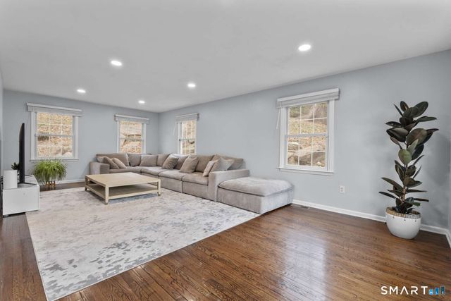 32 Macmath Drive, Trumbull, CT 06611