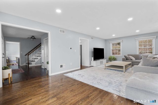 32 Macmath Drive, Trumbull, CT 06611