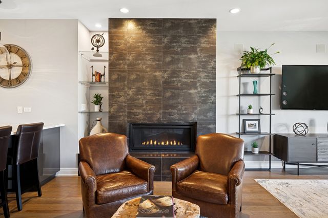 231 W Scott Street 2, Chicago, IL 60610