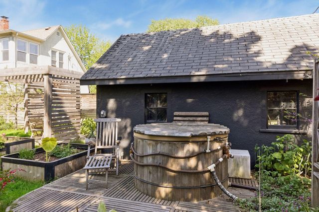 686 23rd Avenue NE, Minneapolis, MN 55418