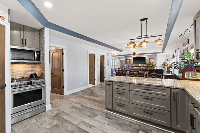 202 Oakridge Court, Valparaiso, IN 46385