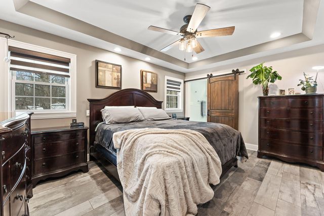 202 Oakridge Court, Valparaiso, IN 46385