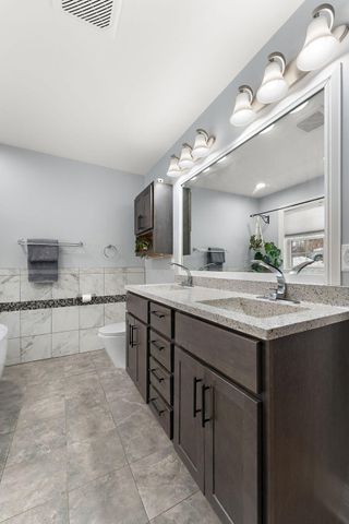 202 Oakridge Court, Valparaiso, IN 46385