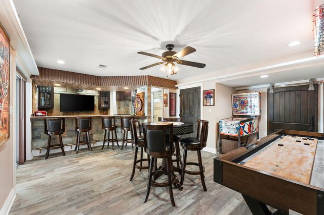 202 Oakridge Court, Valparaiso, IN 46385