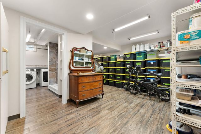 202 Oakridge Court, Valparaiso, IN 46385