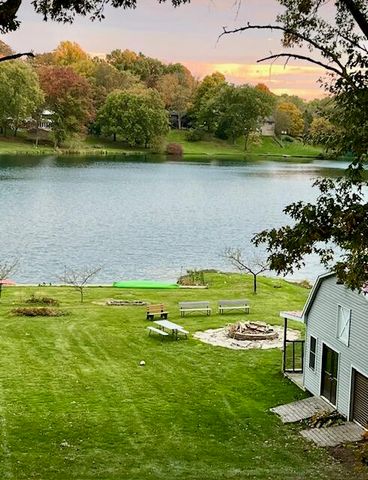 202 Oakridge Court, Valparaiso, IN 46385