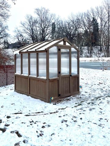 202 Oakridge Court, Valparaiso, IN 46385