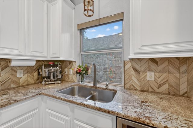 2728 Dunbar Drive, Mckinney, TX 75072