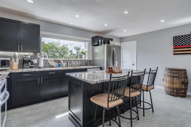 4001 Barth RD, Lockhart, TX 78644