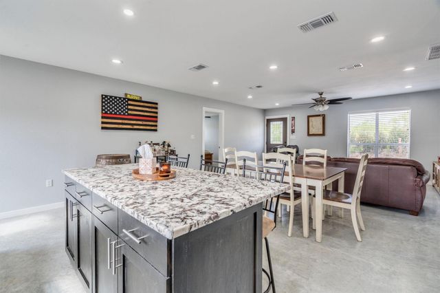 4001 Barth RD, Lockhart, TX 78644