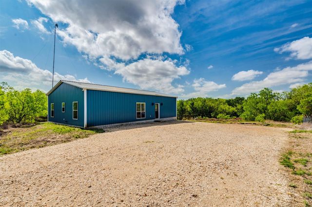 4001 Barth RD, Lockhart, TX 78644