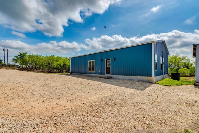 4001 Barth RD, Lockhart, TX 78644