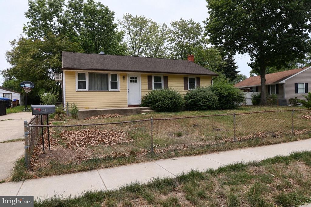 115 COUNTRY CLUB RD, Pine Hill, NJ 08021